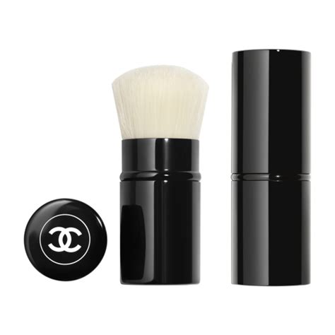 chanel petit pinceau kabuki brush review|les pinceaux de Chanel.